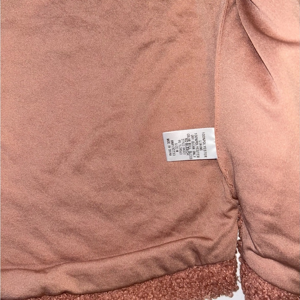 UMGEE dusty rosy, peach “Teddy” sleeveless, zip‎ up vest- sz Medium - Picture 9 of 10